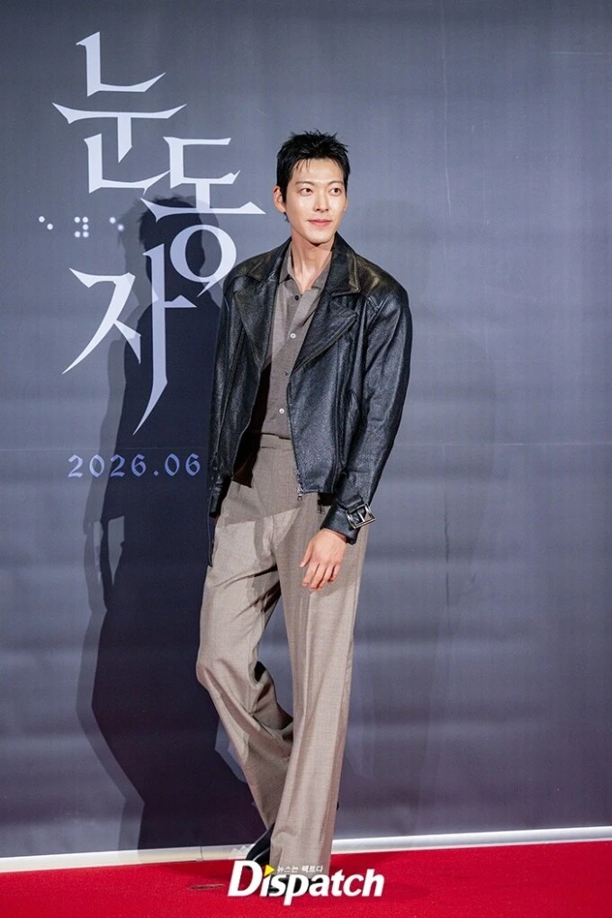 Kim Woo Bin ủng hộ đứa con tinh thần của Shin Min Ah