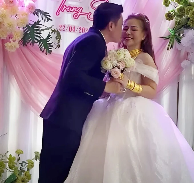 Kinh Quốc nói về tin đồn cưới vợ lần ba Kinh Quốc nói về tin đồn cưới vợ lần ba