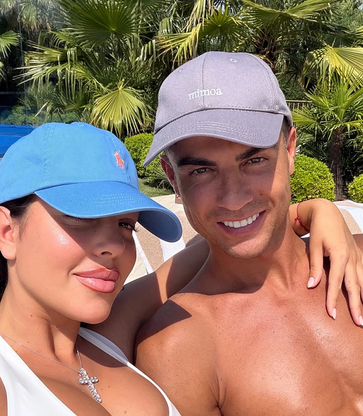 Kỳ nghỉ của Ronaldo và vợ sắp cưới Kỳ nghỉ của Ronaldo và vợ sắp cưới