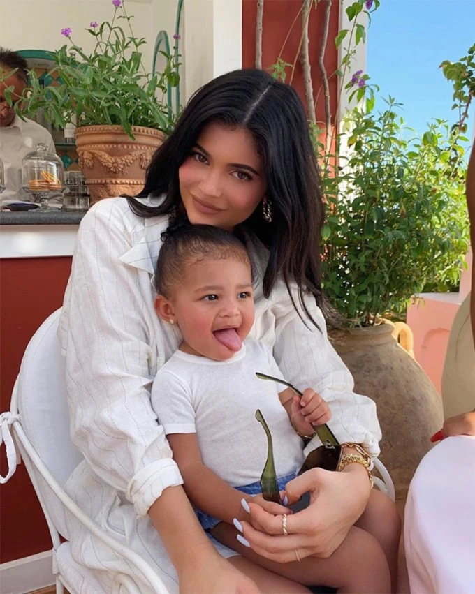 Kylie Jenner: Tôi đã hoảng sợ khi phát hiện mang thai ở tuổi 19