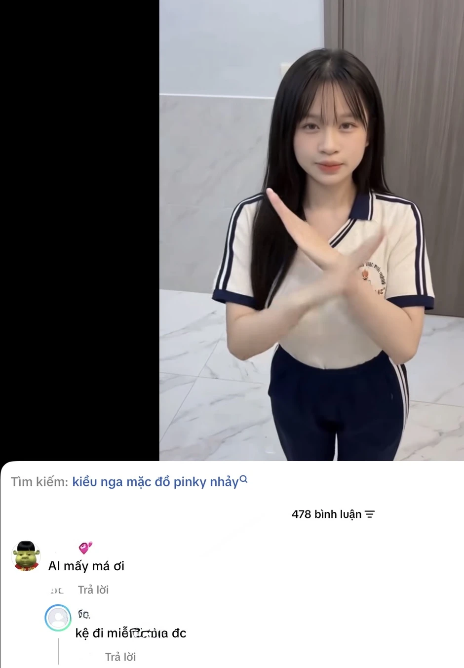 Làm gì có HS nào dám mặc đồng phục nhà trường để “biểu diễn” phản cảm thế này?