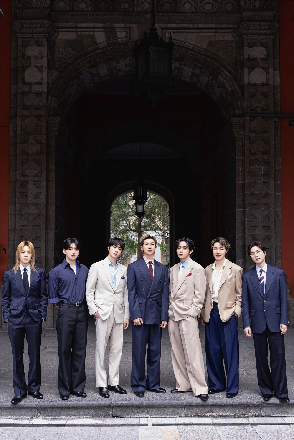 Lịch sử gọi tên BTS: 7 thành viên gặp gỡ Tổng thống Mexico, còn nhận "đặc quyền" mở fanmeeting 50.000 người ngay tại Cung điện Quốc gia Lịch sử gọi tên BTS: 7 thành viên gặp gỡ Tổng thống Mexico, còn nhận "đặc quyền" mở fanmeeting 50.000 người ngay tại Cung điện Quốc gia