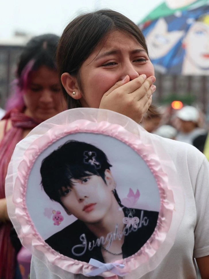 Lịch sử gọi tên BTS: 7 thành viên gặp gỡ Tổng thống Mexico, còn nhận "đặc quyền" mở fanmeeting 50.000 người ngay tại Cung điện Quốc gia Lịch sử gọi tên BTS: 7 thành viên gặp gỡ Tổng thống Mexico, còn nhận "đặc quyền" mở fanmeeting 50.000 người ngay tại Cung điện Quốc gia