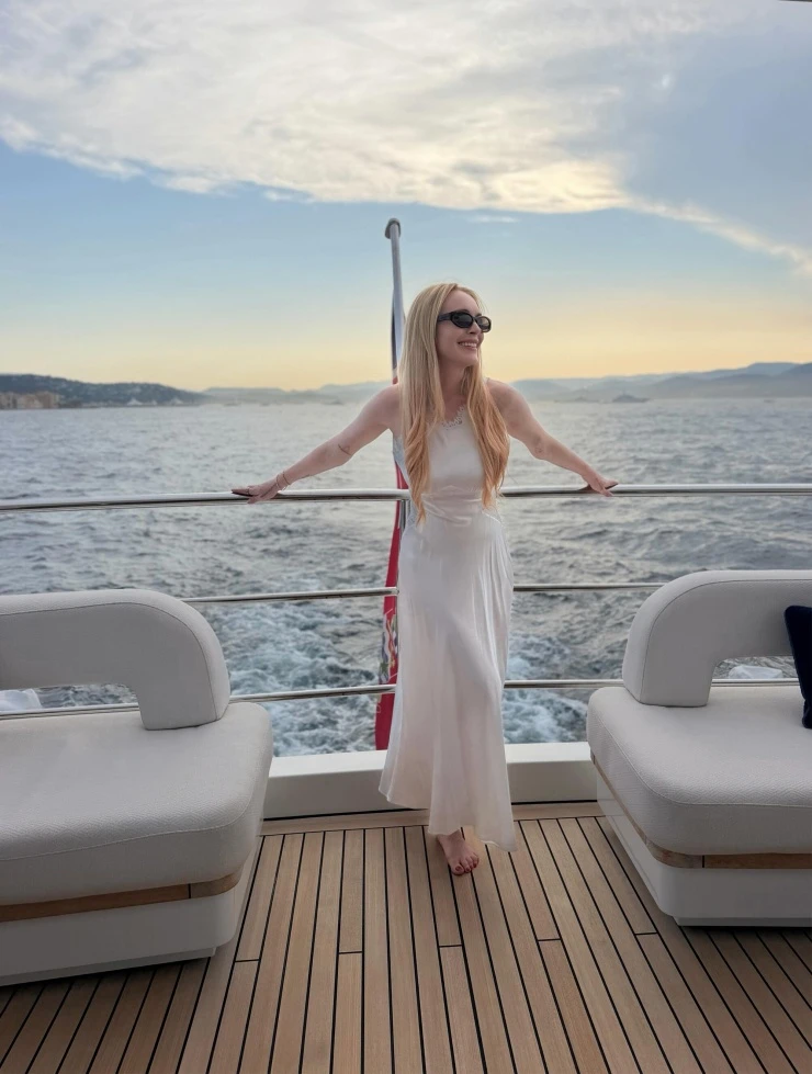 Lindsay Lohan cùng chồng con nghỉ dưỡng trên du thuyền Lindsay Lohan cùng chồng con nghỉ dưỡng trên du thuyền