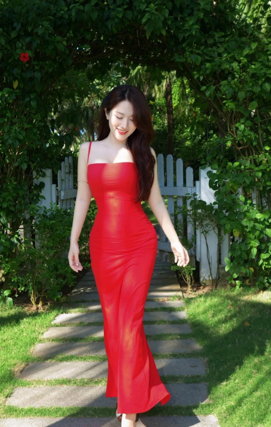 Linh Nắng ngày càng quyến rũ sau tin đồn hẹn hò với "trai lạ" Linh Nắng ngày càng quyến rũ sau tin đồn hẹn hò với "trai lạ"