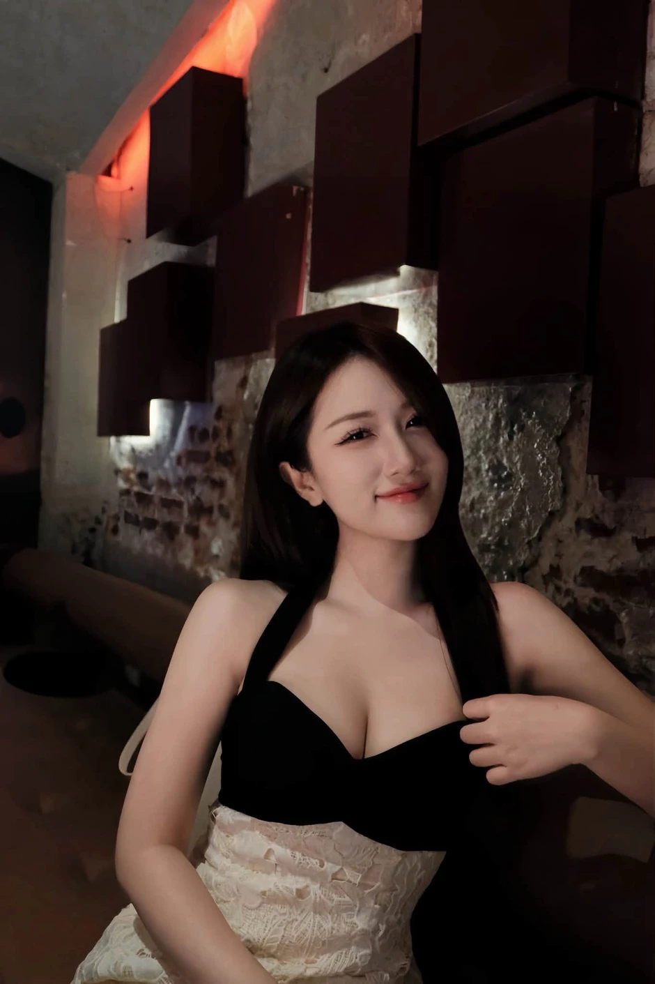Linh Nắng ngày càng quyến rũ sau tin đồn hẹn hò với "trai lạ" Linh Nắng ngày càng quyến rũ sau tin đồn hẹn hò với "trai lạ"