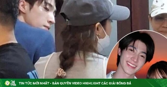 Lisa và bạn trai ăn tối với gia đình