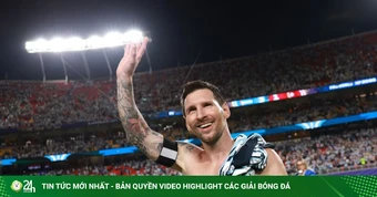 Loạt ảnh Messi phát cuồng, cởi phăng áo và nhảy múa