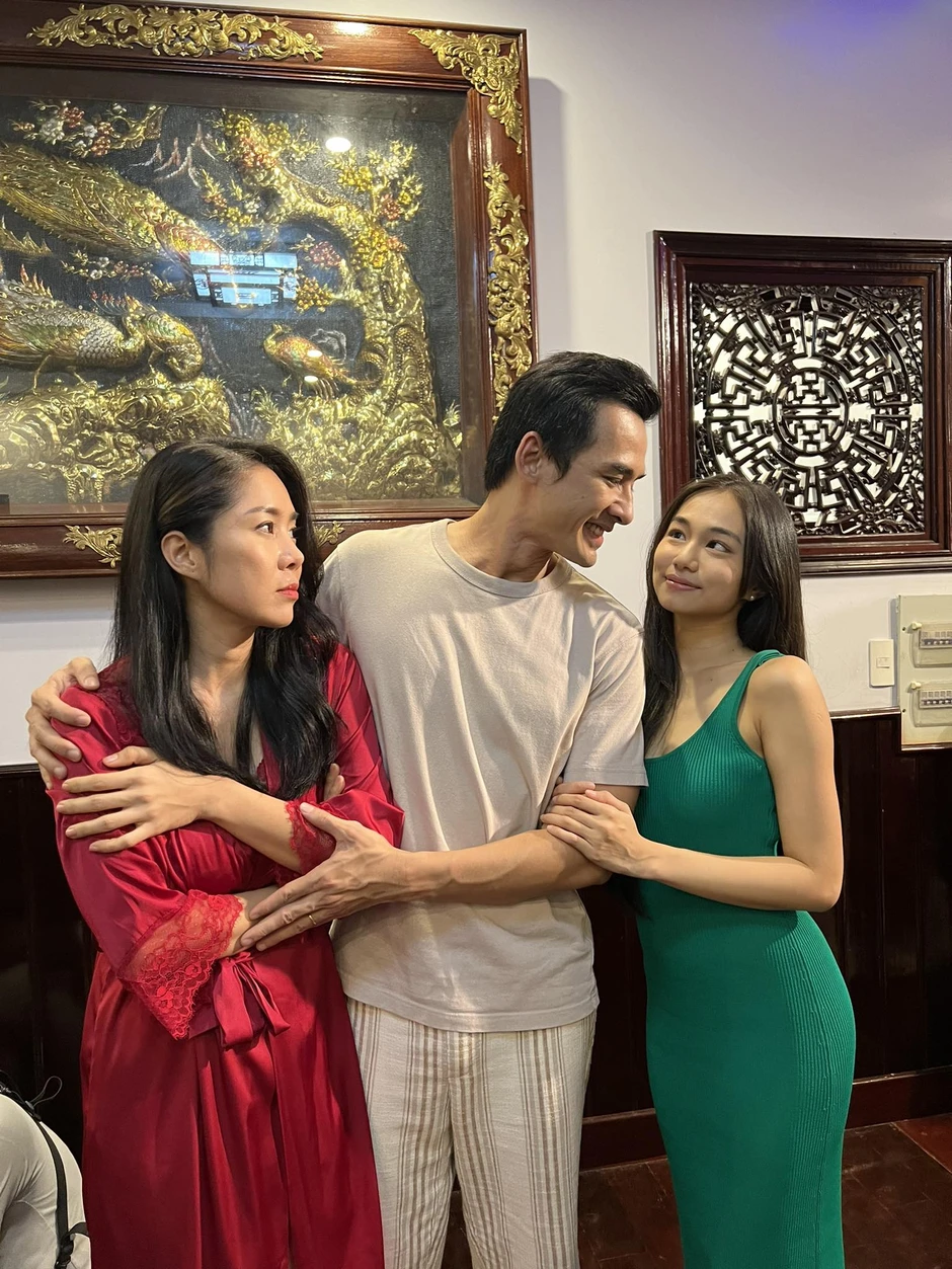 Lương Thế Thành vừa đến thảm đỏ liền bị vây hỏi "tiểu tam" đâu