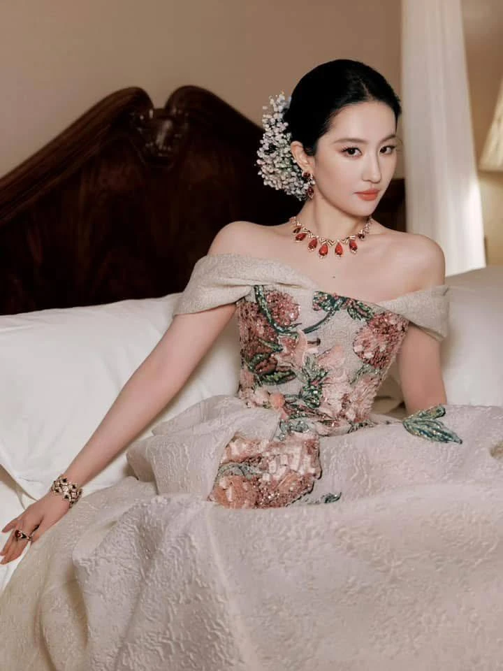 Lưu Diệc Phi bị chê sến súa nhưng lần xuất hiện vẫn mang về 210 tỷ đồng doanh thu