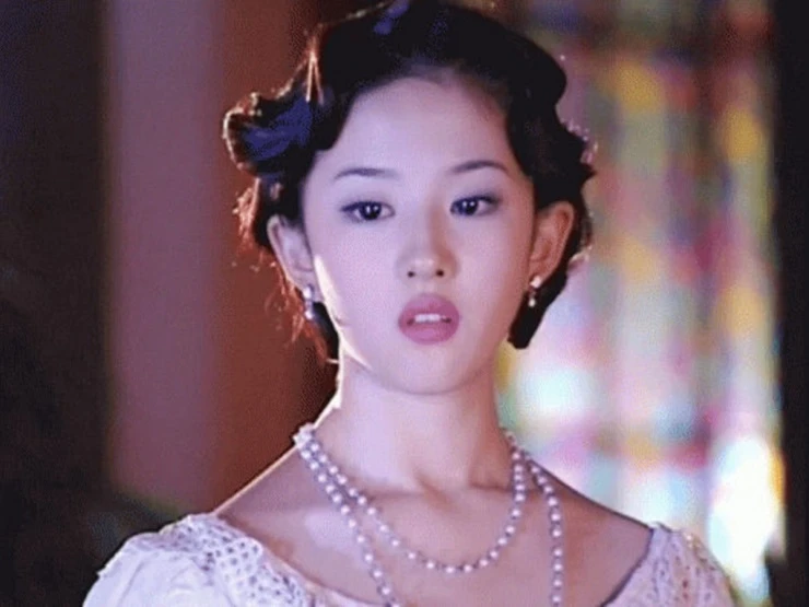 Lưu Diệc Phi gây sốt với vai diễn “tiểu thư nhà giàu” thanh lịch khi mới 14 tuổi