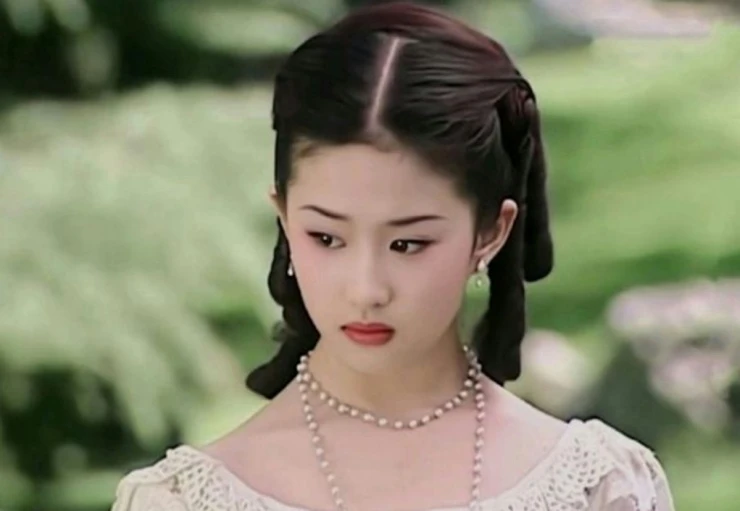 Lưu Diệc Phi gây sốt với vai diễn “tiểu thư nhà giàu” thanh lịch khi mới 14 tuổi
