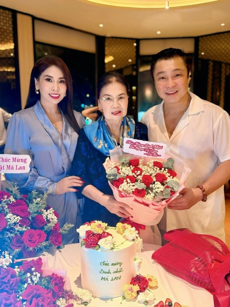 Lý Hùng, Lý Hương mừng sinh nhật mẹ Lý Hùng, Lý Hương mừng sinh nhật mẹ