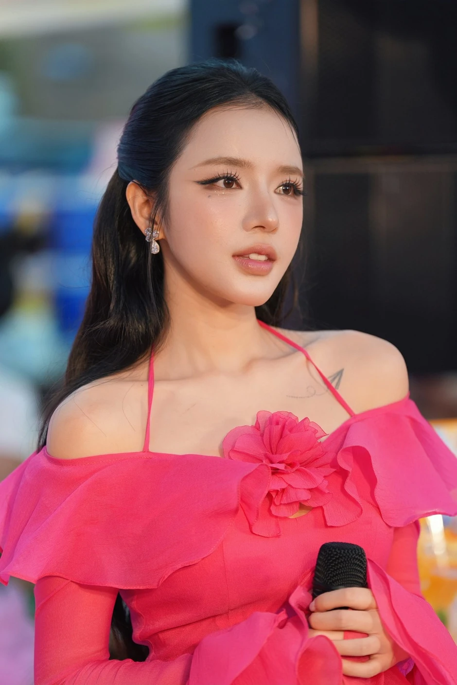 LyLy công bố ảnh cưới nhưng không phải Anh Tú
