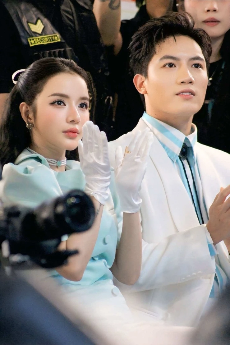 LyLy “Thỏ ơi” nhận nhiều “gạch đá” từ dân mạng vì dồn bạn diễn vào thế bí, đặt câu hỏi kém duyên