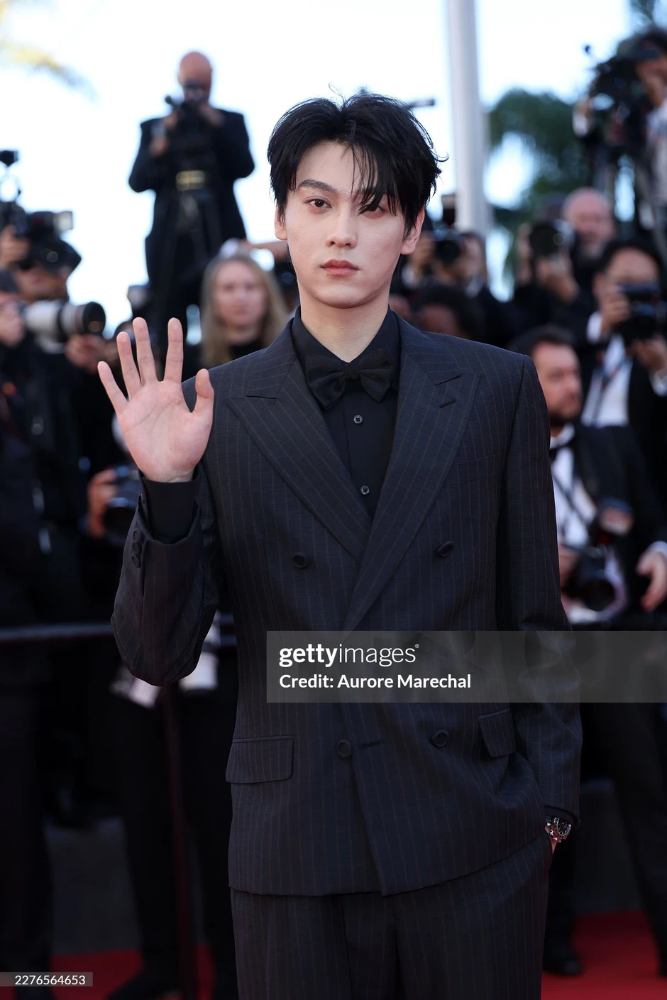 Mỹ nam "khó coi" nhất Cannes 2026 đây rồi: Mặt mũi lờ đờ ánh mắt thất thần trên thảm đỏ, càng nhìn càng nóng mắt