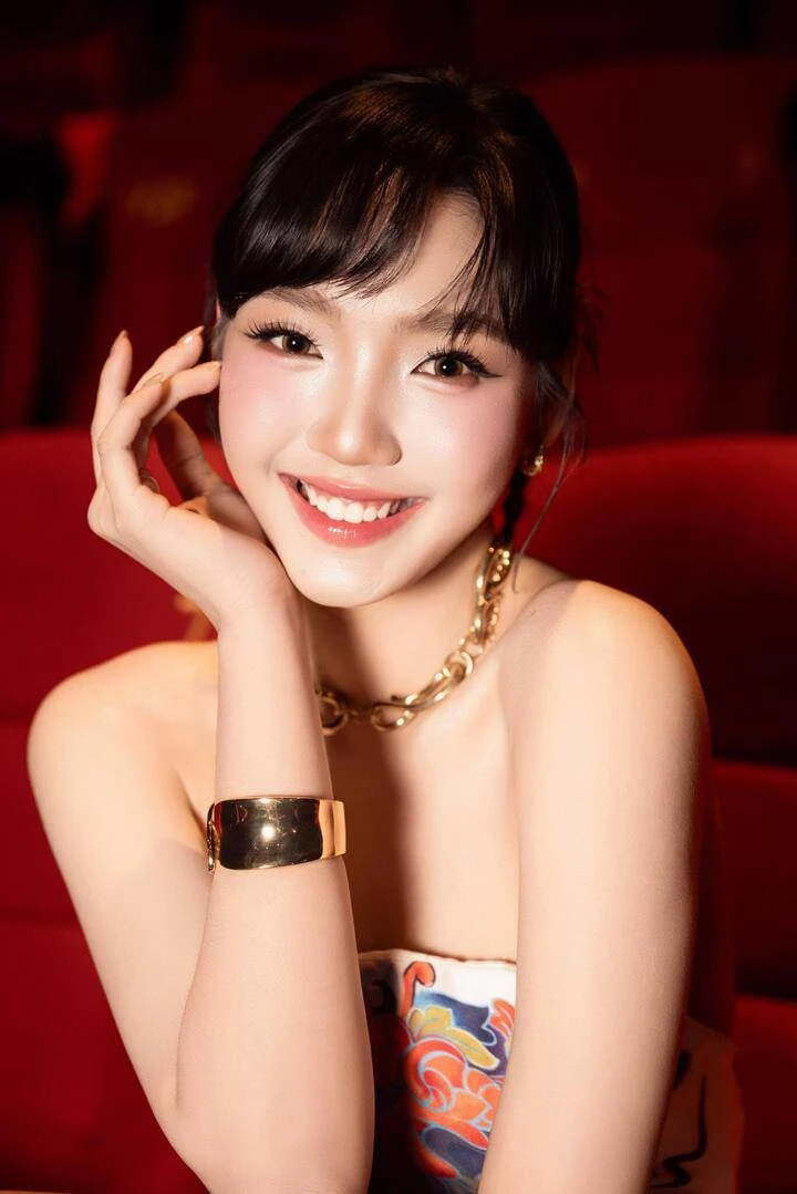 Mỹ nhân 18 tuổi đóng liên tiếp 3 phim doanh thu trăm tỷ đồng