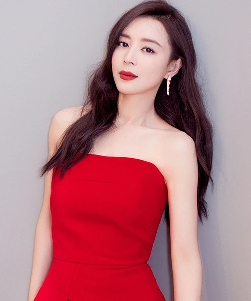 Mỹ nhân dính bê bối làm tiểu tam, bị chính thất tới phim trường tát thẳng 18 cái, hội phu nhân hợp lực hất cẳng khỏi showbiz