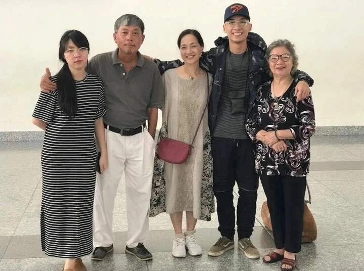 Mỹ nhân Hà thành trẻ nhất được phong NSND, hơn 30 năm hôn nhân chưa mặc váy cưới