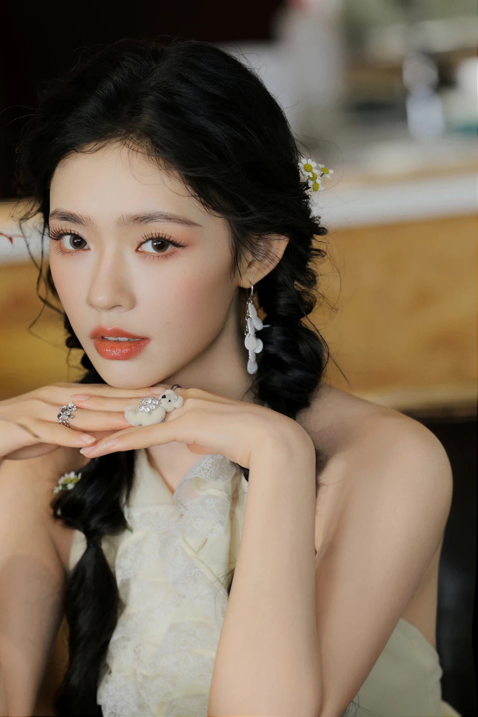 Mỹ nhân phim Tết bị ghét nhất showbiz: Dính series phốt ảnh "nhức mắt", giật bồ và mối quan hệ kỳ lạ với 2 danh hài Mỹ nhân phim Tết bị ghét nhất showbiz: Dính series phốt ảnh "nhức mắt", giật bồ và mối quan hệ kỳ lạ với 2 danh hài