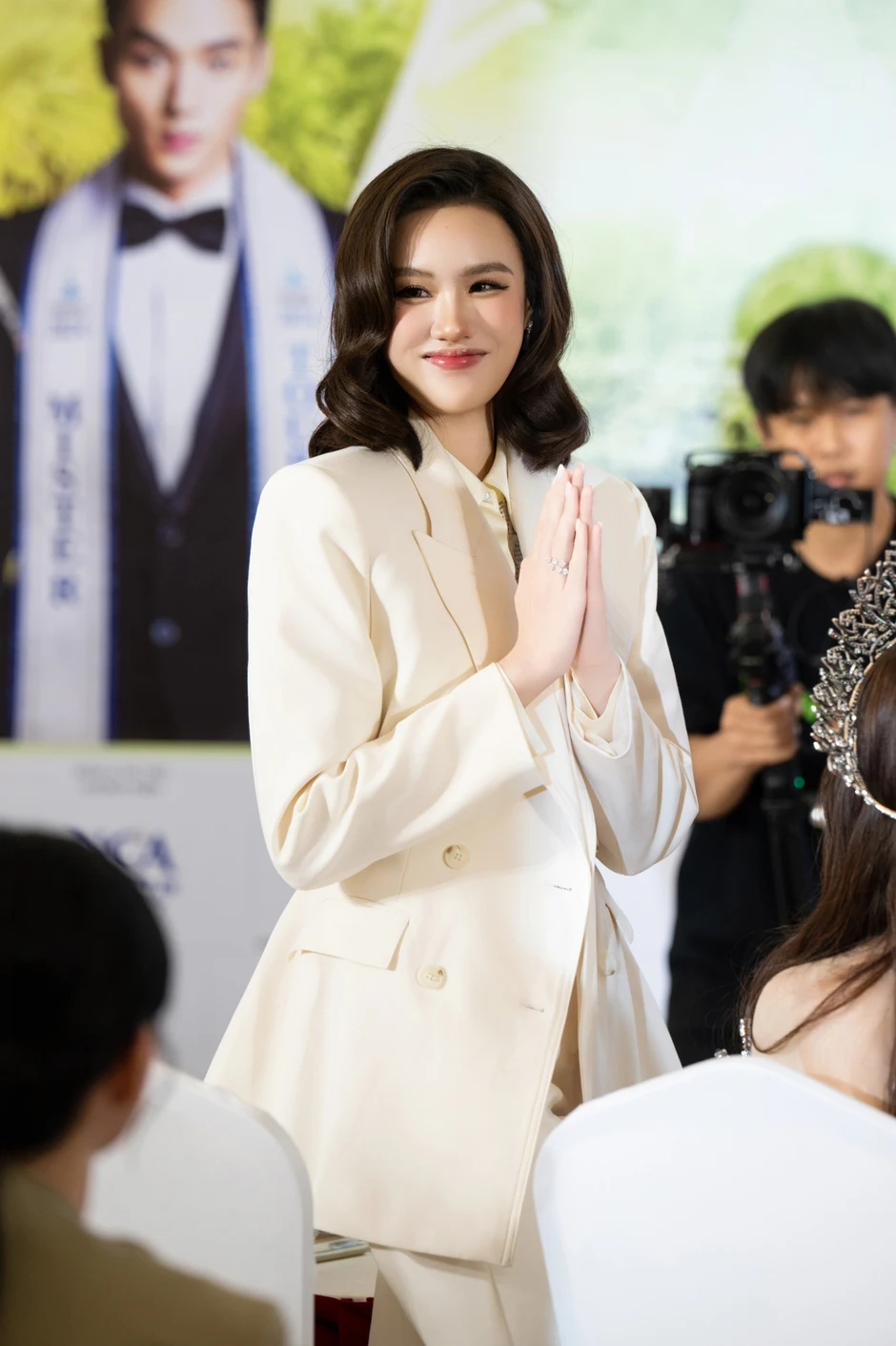Mỹ nhân Vbiz lên tiếng trước tin đồn sẽ là đại diện Việt Nam tại Miss Universe