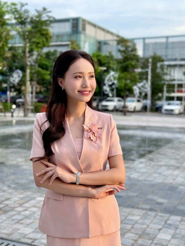 MC hot nhất Bản tin Thời tiết của VTV bức xúc chuyện bố ruột bị lừa mất 800 triệu mua “hợp đồng kỳ nghỉ”