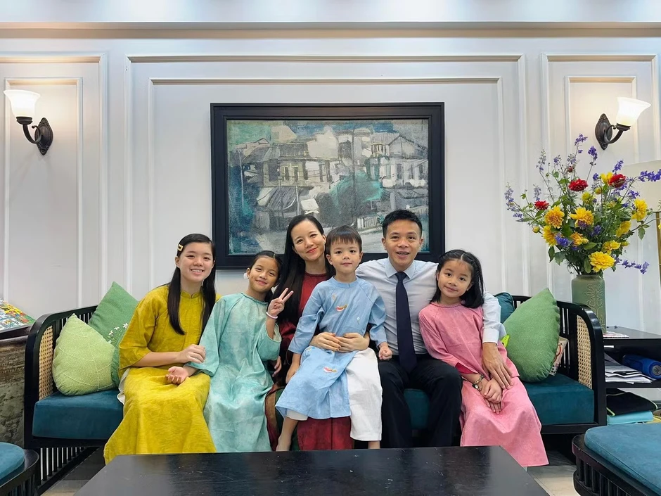 MC Minh Trang nói khủng hoảng, một mình nuôi 4 con sau ly hôn
