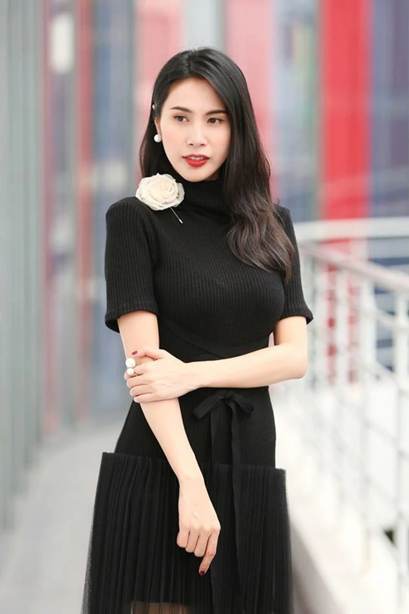MC Phan Anh, ca sĩ Thuỷ Tiên và 3 sao Việt lặng lẽ rời showbiz không rõ lý do