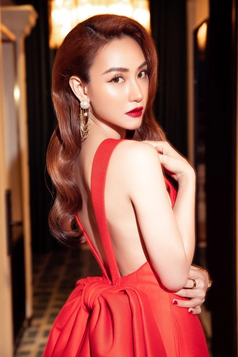 MC Phan Anh, ca sĩ Thuỷ Tiên và 3 sao Việt lặng lẽ rời showbiz không rõ lý do