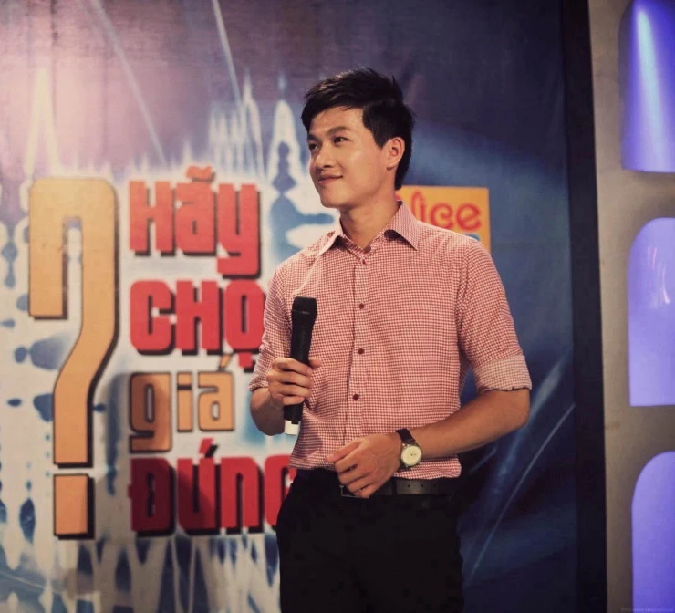 MC Trần Ngọc VTV “bày tỏ thái độ” vụ bé gái 4 tuổi bị chồng hờ của mẹ bạo hành đến tử vong MC Trần Ngọc VTV “bày tỏ thái độ” vụ bé gái 4 tuổi bị chồng hờ của mẹ bạo hành đến tử vong