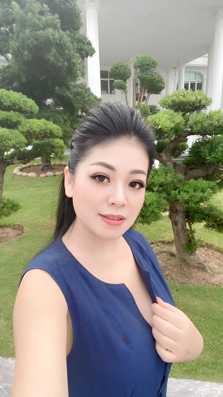 Mẹ đơn thân 4 con là "nữ hoàng nhạc đỏ" đình đám: "Hôm nay trời đẹp, em cũng xinh"