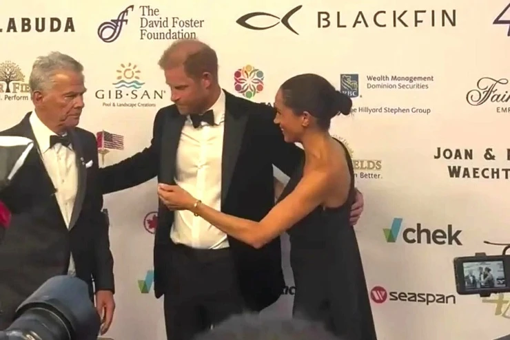 Meghan ngượng ngùng vì bị ông trùm âm nhạc ngó lơ
