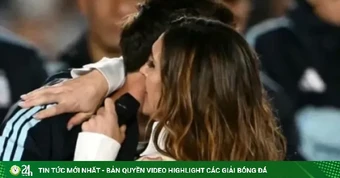 Messi ôm chặt nữ ca sĩ