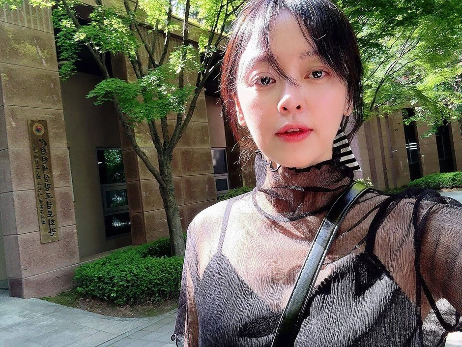 Minh tinh "Nhà vua và chàng hề" tái hôn tuổi 49 với một bác sĩ