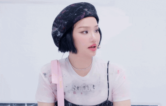 Miu Lê: 17 năm ca hát bỏ túi cả rổ hit quốc dân, bị gọi "đội trưởng kém tài" nhất Em Xinh