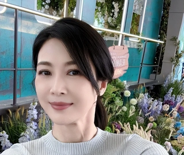 Mờ mắt trước khối tài sản nghìn tỷ, mỹ nhân nức tiếng một thời nhận cái kết đắng oằn mình trả nợ ở tuổi ngoài 40