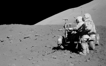 Mở niêm phong mẫu vật Mặt Trăng mang về từ năm 1972, giới khoa học sửng sốt vì một chi tiết