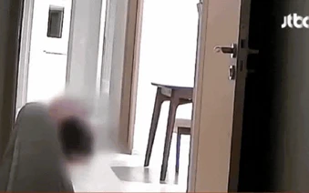 Mới sinh ở bệnh viện gọi cho chồng không được, cô vợ check camera rồi bất ngờ nhận ra "vật thể lạ" di chuyển lên giường mình