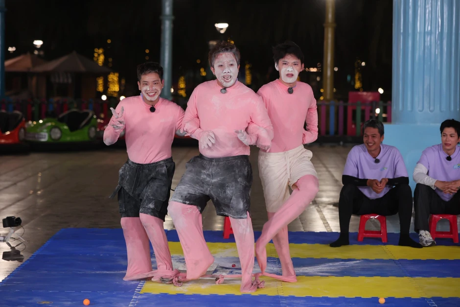 MXH réo gọi, Quân AP phản hồi, nhưng chúng tôi cần câu trả lời rõ ràng hơn thì nam ca sĩ không nói