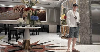 Nam ca sĩ là Viện phó, thỉnh thoảng chốt đơn 1 căn nhà: U55 chưa vợ con, hé lộ chuyện tình chua xót