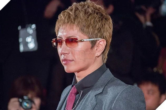Nam ca sĩ Nhật Bản GACKT gặp sự cố "dở khóc dở cười" khi đi xe công nghệ tại Việt Nam: Hoang mang vì bị tài xế đòi gửi ảnh chân dung