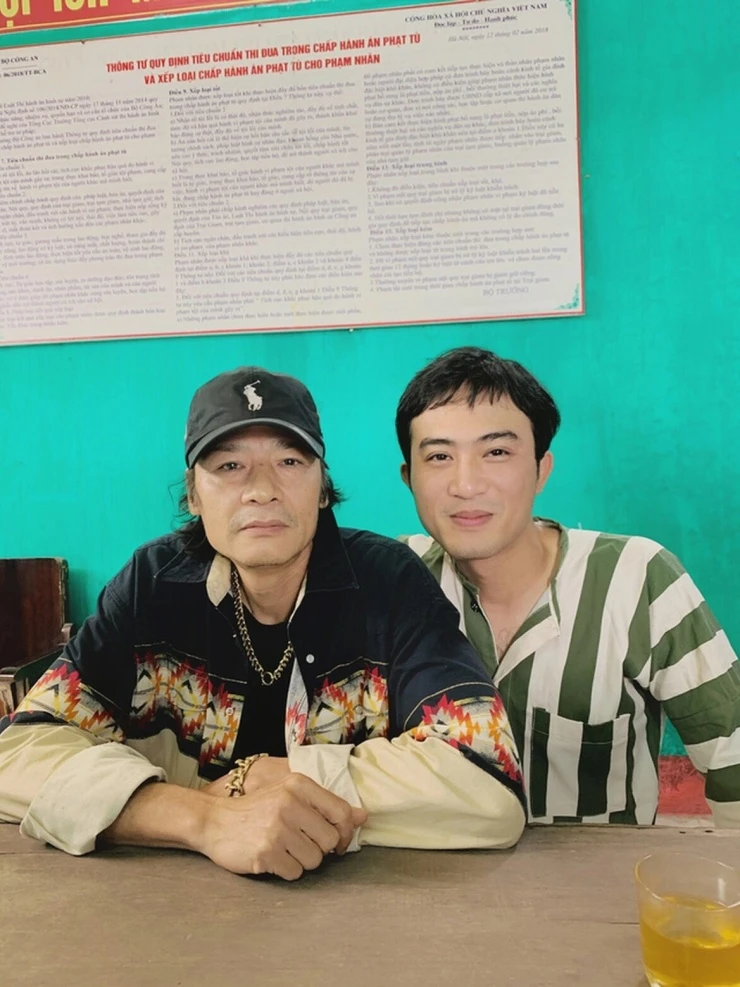 Nam diễn viên giờ vàng VTV cứ đóng phim là dễ... vào tù Nam diễn viên giờ vàng VTV cứ đóng phim là dễ... vào tù