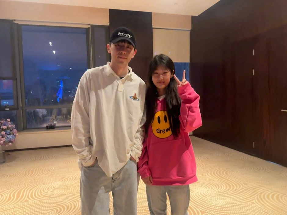 Nam diễn viên lố bịch bị đuổi cổ khỏi showbiz chỉ trong 3 tiếng: Phải bán lẩu - trà sữa kiếm sống, diện mạo hiện tại gây ngỡ ngàng