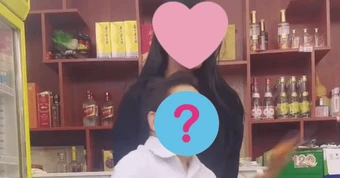 Nam diễn viên lùn nhất showbiz: Chỉ cao 1,28m, ngủ bụi ngoài công viên - gầm cầu vẫn cưới được 4 cô vợ trẻ đẹp