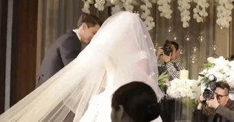 Nam diễn viên ly hôn nữ đại gia đúng dịp kỷ niệm 1 năm ngày cưới, vừa bị cắt sóng vì 1 câu nói của vợ cũ