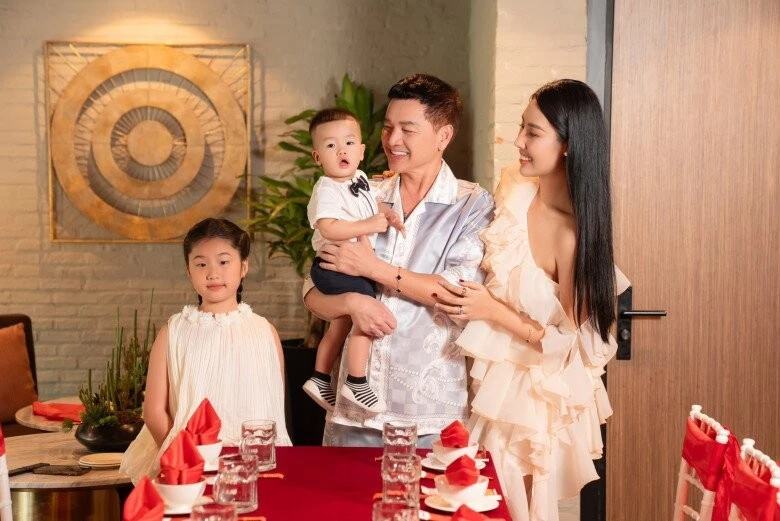Nam nghệ sĩ U70 chia sẻ được bố mẹ vợ kém 37 tuổi yêu thương vì chững chạc, không ở tuổi lêu lổng