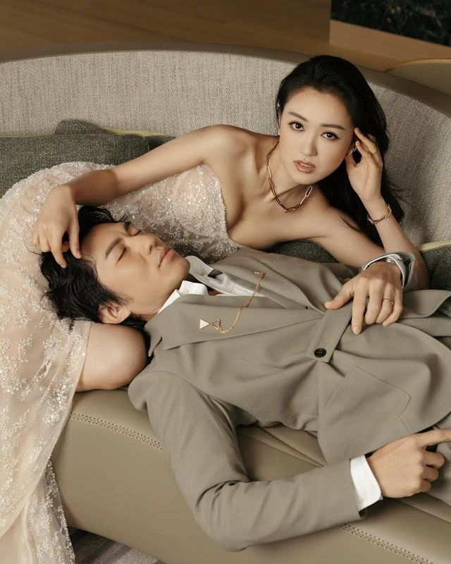 Nam vương số hưởng nhất showbiz: Được bố vợ đại gia tặng duplex 229 tỷ, ngày ngày lái Ferrari đến Land Cruiser check-in khiến dân tình "lác mắt"
