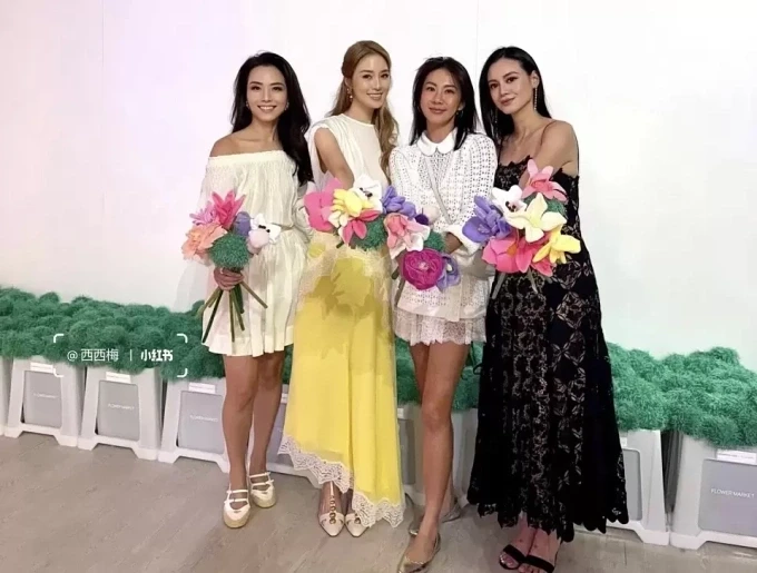 Nàng dâu tỷ phú Từ Tử Kỳ rạng rỡ giữa ồn ào chồng bao nuôi bom sex Nàng dâu tỷ phú Từ Tử Kỳ rạng rỡ giữa ồn ào chồng bao nuôi bom sex