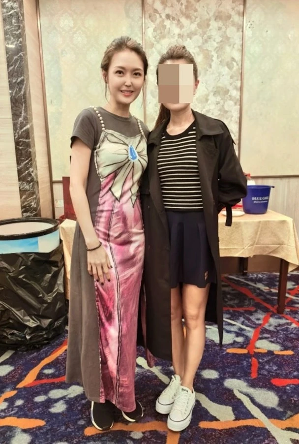 Nàng hậu đáng thương nhất năm 2026: Bị bạn trai đại gia ruồng bỏ đuổi khỏi biệt thự, đi sửa mũi "tân trang mặt tiền" ai ngờ thành thảm họa Nàng hậu đáng thương nhất năm 2026: Bị bạn trai đại gia ruồng bỏ đuổi khỏi biệt thự, đi sửa mũi "tân trang mặt tiền" ai ngờ thành thảm họa