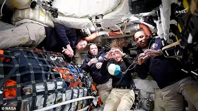 NASA tiết lộ cảnh báo ngay khi Artemis II vừa vượt “điểm không thể quay đầu” trong hành trình tới Mặt Trăng